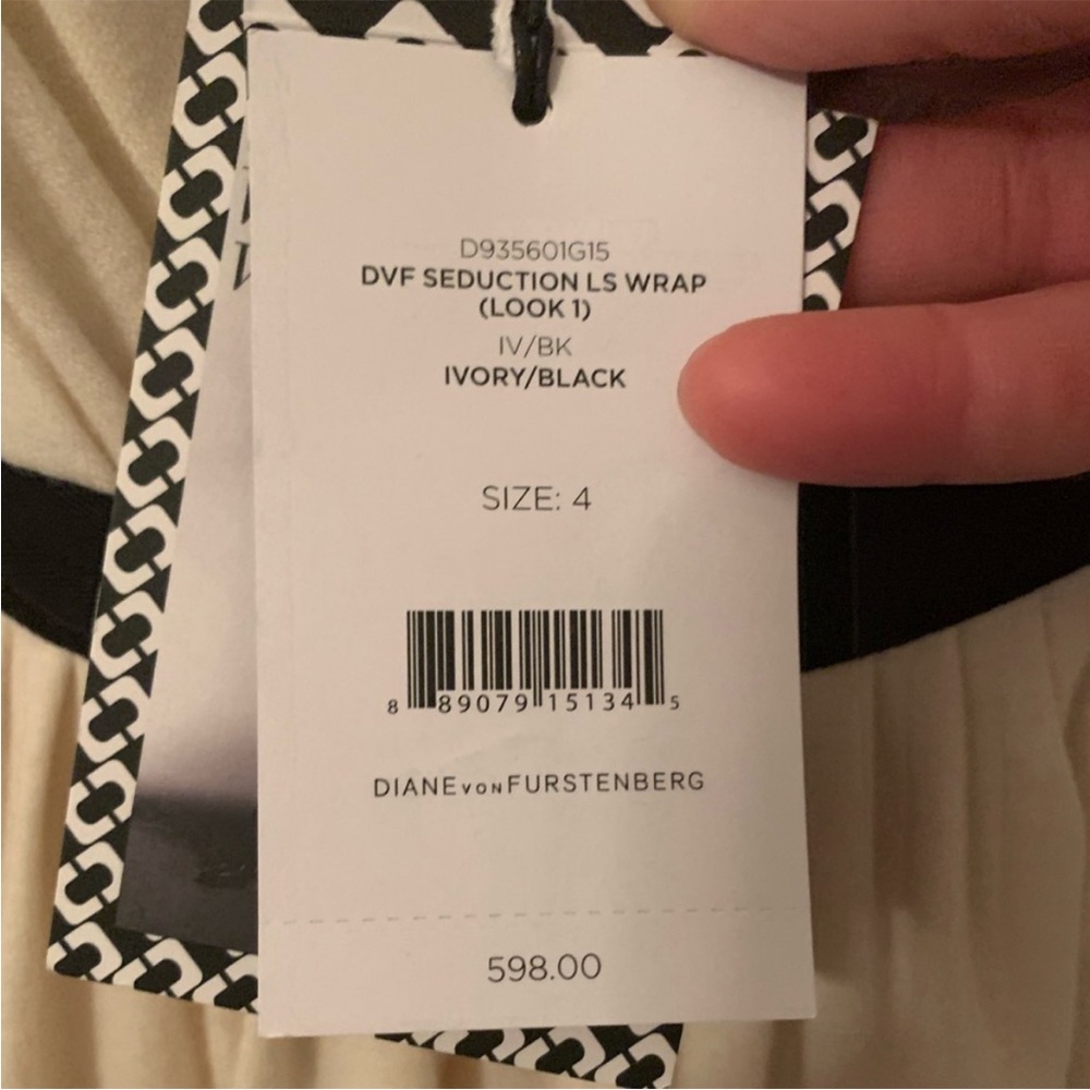 Diane von Furstenbeng Kendall Jenner Seduction Wrap dress - Picture 8 of 14